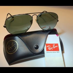 1990 Vintage Iconic Ray-Ban Total Blackout Sunglasses.  Polarized lenses .